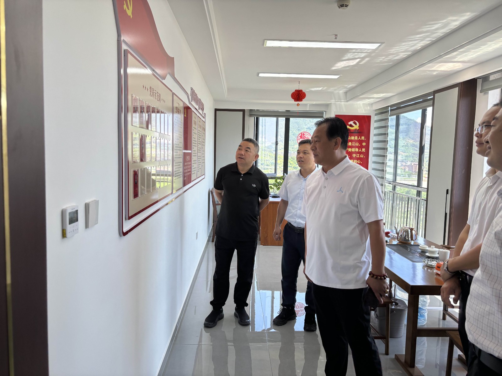 南平市住建局領(lǐng)導(dǎo)蒞臨易順建工集團(tuán)有限公司，共話建筑行業(yè)新機(jī)遇與挑戰(zhàn)