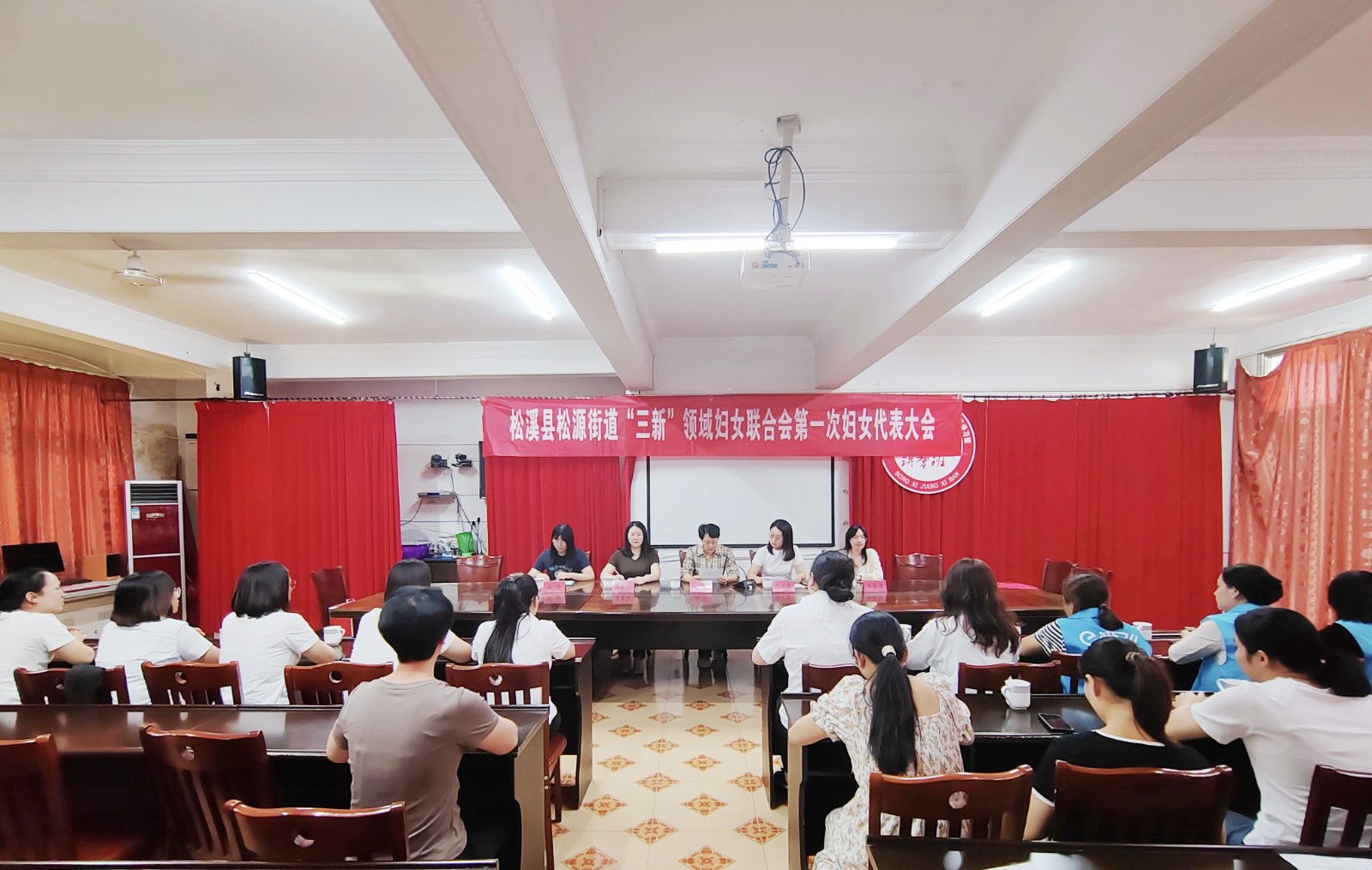 松源街道“三新”領(lǐng)域企業(yè)婦女聯(lián)合會(huì)、易順建工集團(tuán)有限公司婦聯(lián)小組正式成立