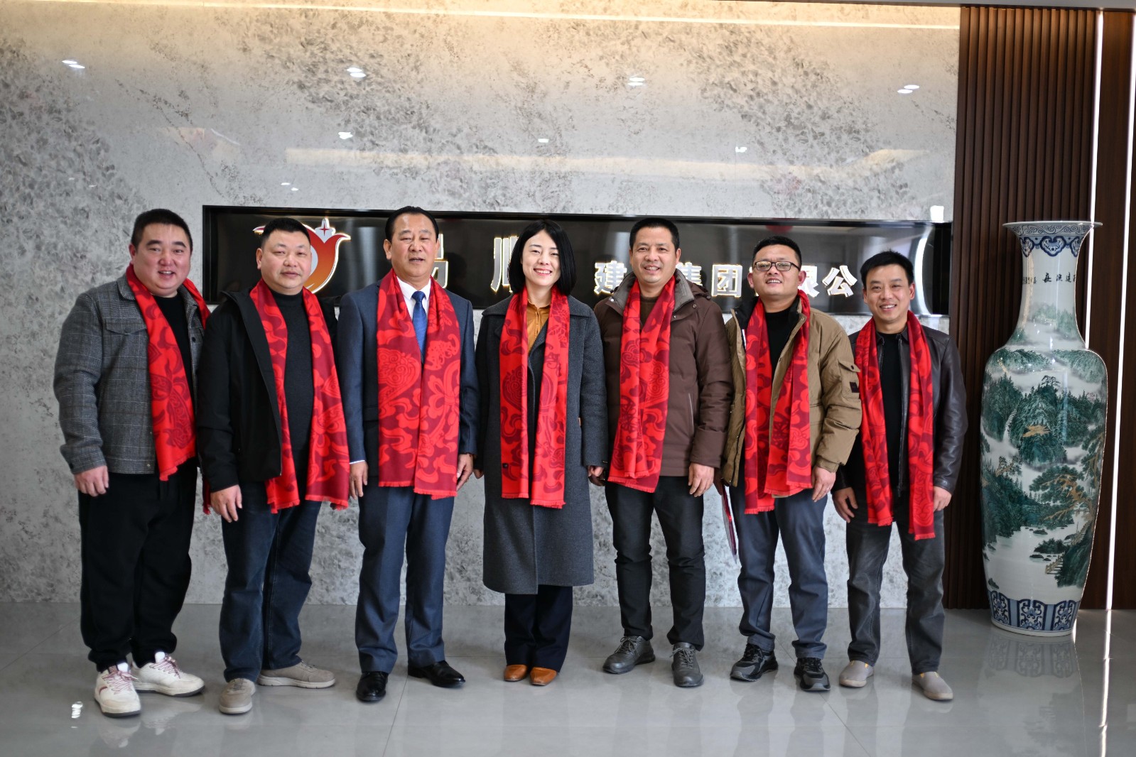 喜報(bào)！易順建工集團(tuán)有限公司李易順董事長連任松源街道商會(huì)第二屆會(huì)長