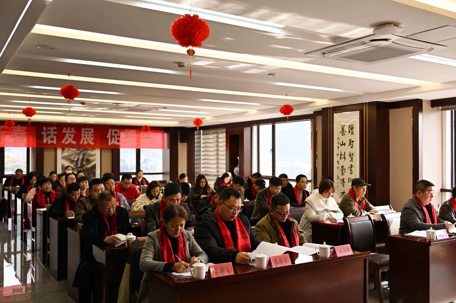 喜報(bào)！易順建工集團(tuán)有限公司李易順董事長連任松源街道商會(huì)第二屆會(huì)長